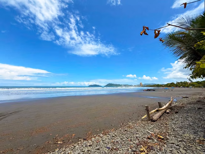 Lote espectacular a 50m  de Playa Jacó, Garabito, Puntarenas (MV)
