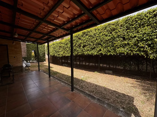 VENTA DE CASA EN SANTA ANA PUERTA DE HIERRO