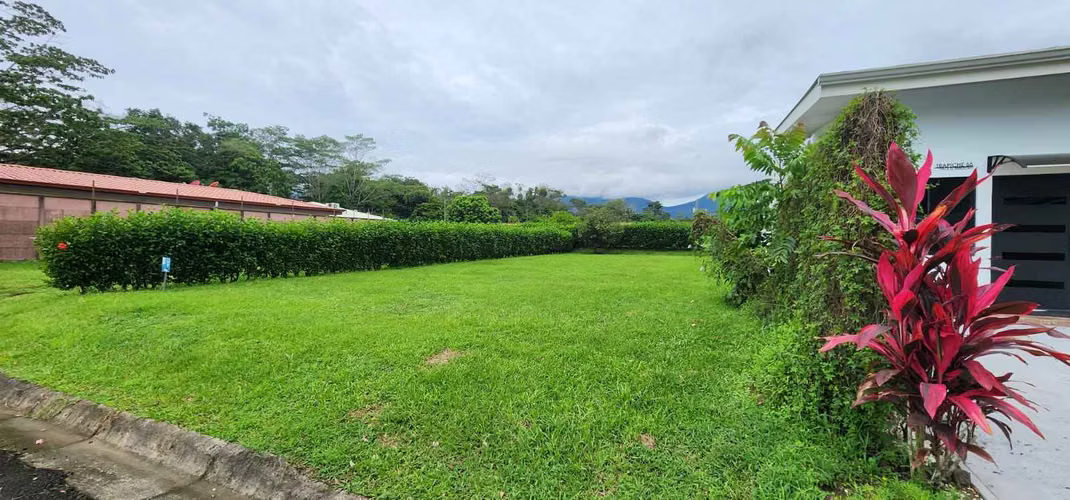 Lote con vistas al volcán Arenal, en Condominio El trapiche  Fortuna