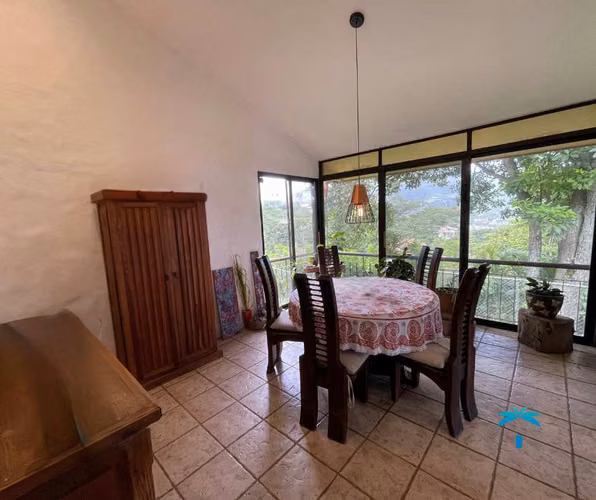 Residencia de 5 Habitaciones en Venta en Loma Real, Escazú