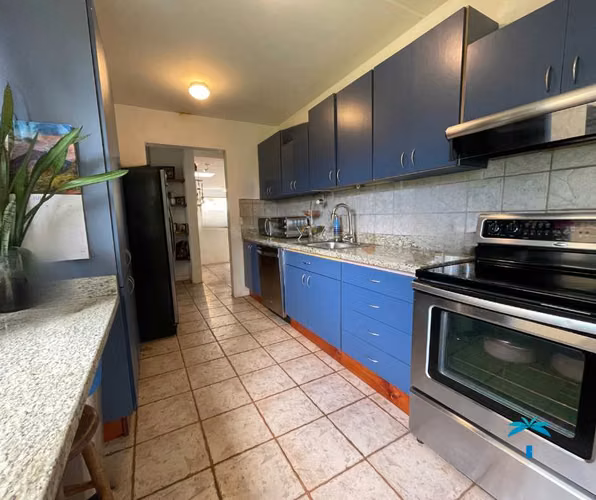 Residencia de 5 Habitaciones en Venta en Loma Real, Escazú