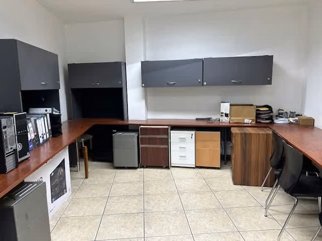 SE VENDE LOCAL – Plaza Rohrmoser | LCC-359