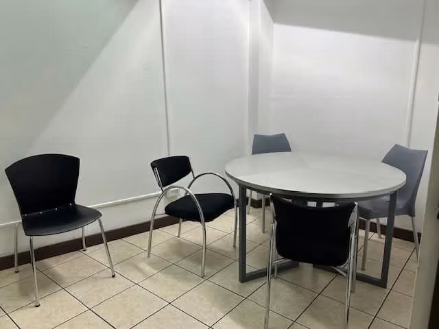 SE VENDE LOCAL – Plaza Rohrmoser | LCC-359
