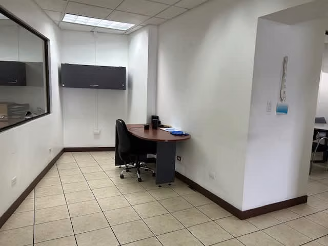 SE VENDE LOCAL – Plaza Rohrmoser | LCC-359