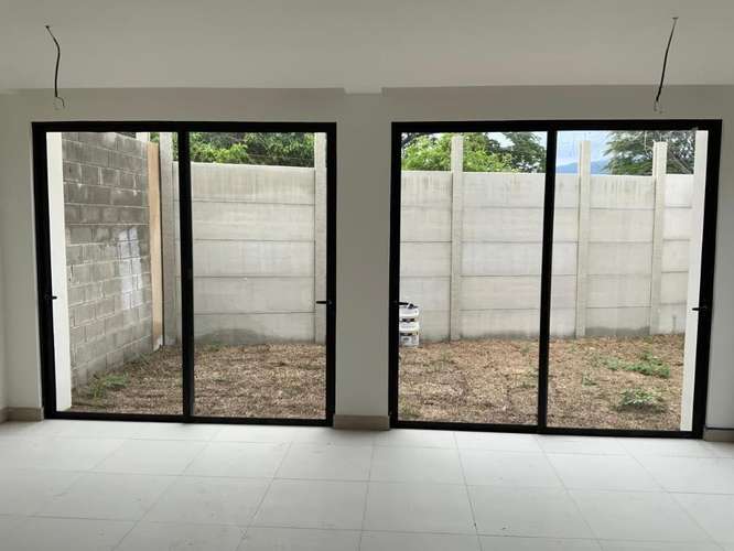 NUEVA EN CONDOMINIO - Imagen 2