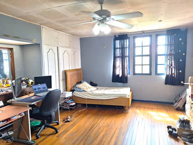 HOUSE FOR REMODELING FOR SALE IN SOUTH SAVANNAH - EXCELLENT LOCATION (CB 1347).