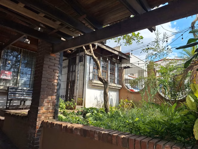 Oportunidad casa para remodelación en zona estratégica ( CB 1347 ). - Imagen 13