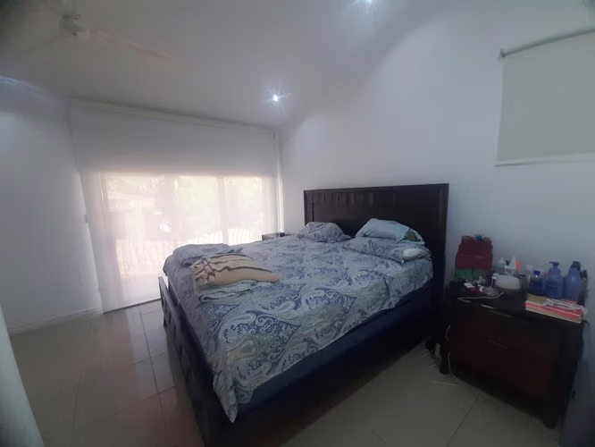 Venta de Casa en Condominio Catalano, Santa Ana