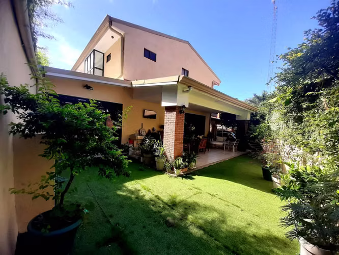 Venta de Casa en Condominio Catalano, Santa Ana
