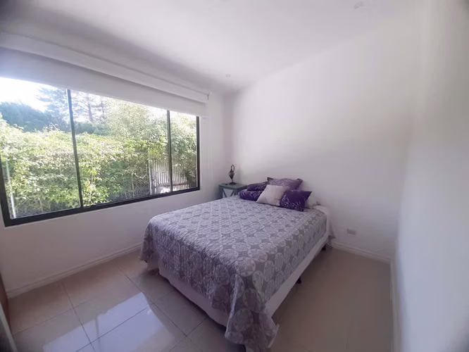 Venta de Casa en Condominio Catalano, Santa Ana