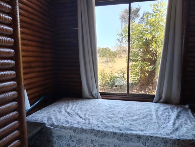Casa Estilo Cabaña con Piscina y Terreno de 27.800 m² – Quebrada Honda, - Imagen 11
