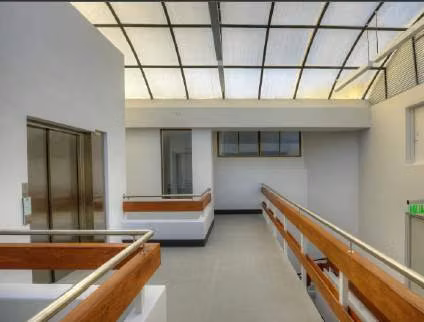 Sabana Sur,4 niveles. Edificio Corporativo en Alquiler   ( VA RS). - Imagen 4