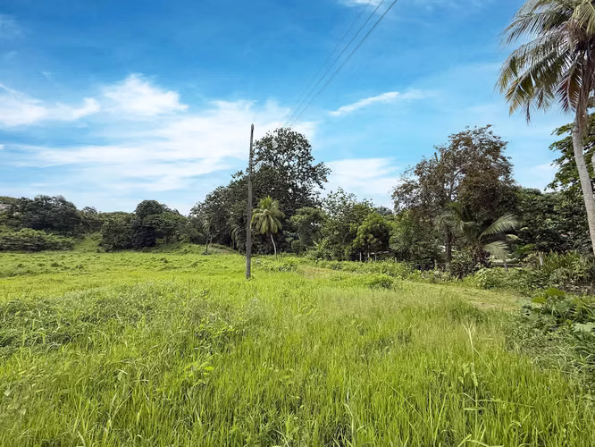 Se vende espectacular Terreno en Playa Agujas (MV).