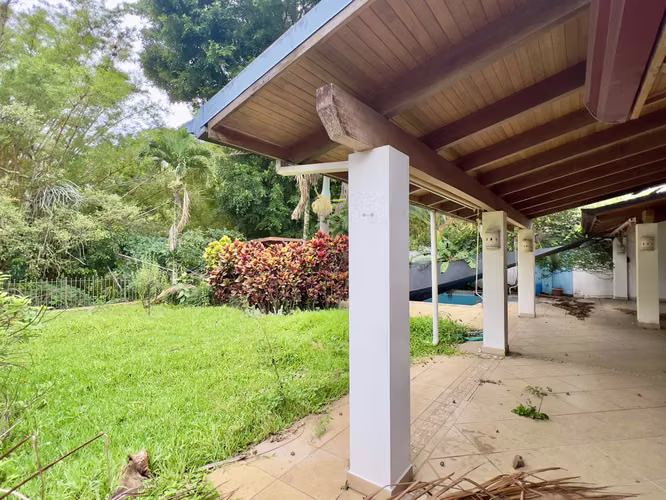 Escazu - Piscina Propia - 7 habitaciones - Para REMODELAR - Apto independiente