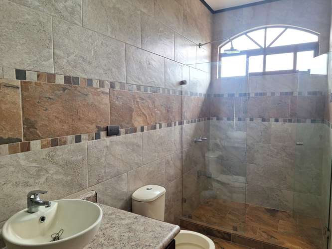 Venta de casa en Heredia - KM - Imagen 3