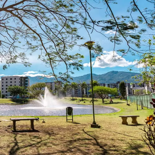 Apartamento 2 dormitorios 2 parqueos condominio Bosque Real CONCASA - Imagen 9