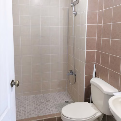 Apartamento 2 dormitorios 2 parqueos condominio Bosque Real CONCASA - Imagen 7