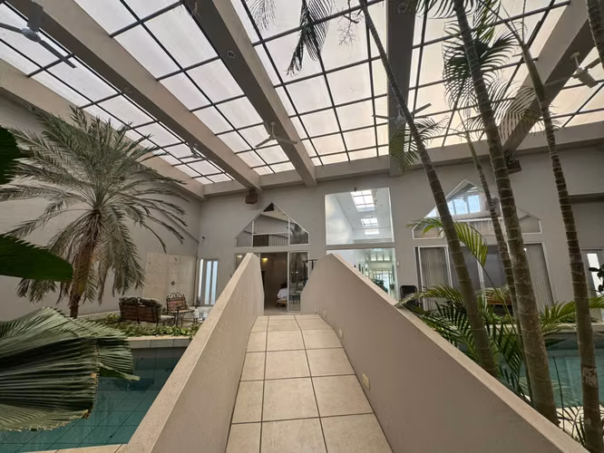 ALQUILER/ VENTA DE CASA EN LOMAS DE CARIARI - Imagen 9