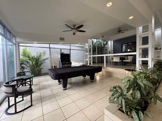 ALQUILER/ VENTA DE CASA EN LOMAS DE CARIARI - Imagen 4