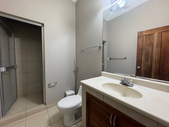 ALQUILER/ VENTA DE CASA EN LOMAS DE CARIARI - Imagen 20