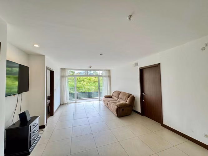Se Vende hermoso apartamento de lujo en Vía Natura - Imagen 4