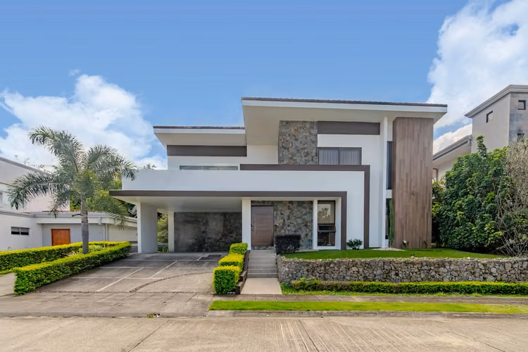CONTEMPORARY HOUSE FOR SALE SANTA ANA*