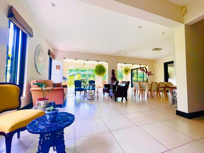 GANGA CASA EN VENTA CON JARDÍN SANTA ANA RÍO ORO*
