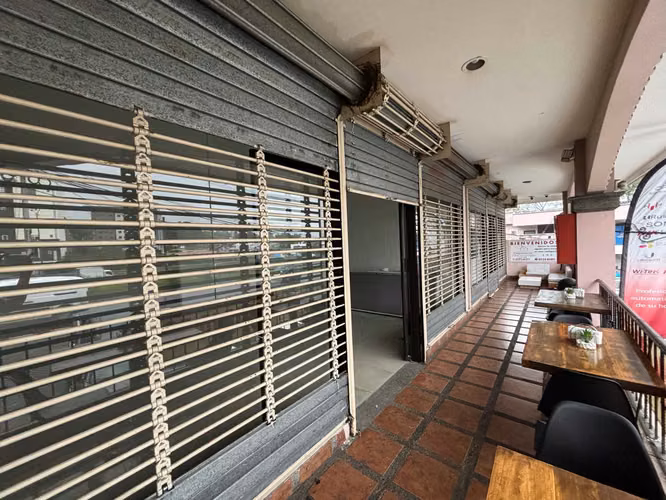 Local en Alquiler – $1,100 | 48 m² | Seguridad 24/7 | Parqueo | Dentro de Centro Comercial - Imagen 5