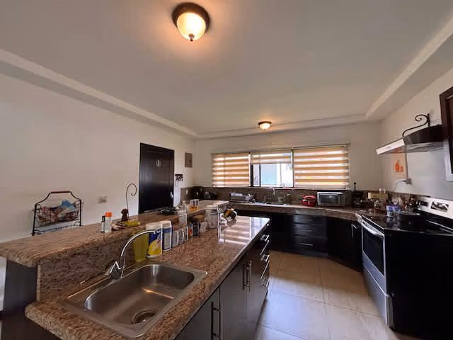 Venta de casa Una Planta en Piedades de Santa Ana - Imagen 9