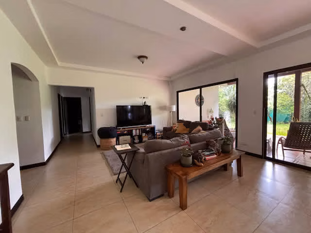 Venta de casa Una Planta en Piedades de Santa Ana - Imagen 3