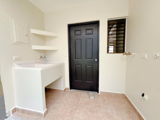 Casa/Condominio - Alquiler / Familiar y seguro / Hatillo, San José - Imagen 11