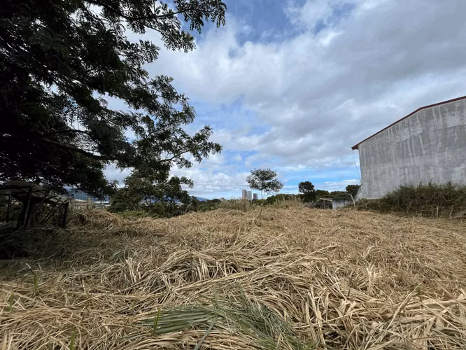 SE VENDE LOTE INDEPENDIENTE - RES. C/ AGUJA - GUAYABOS - CURRIDABAT - Imagen 4