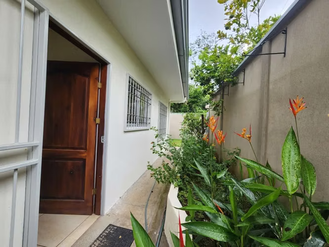 SE VENDE CASA ACCESIBLE EN ATENAS SAN ISIDRO
