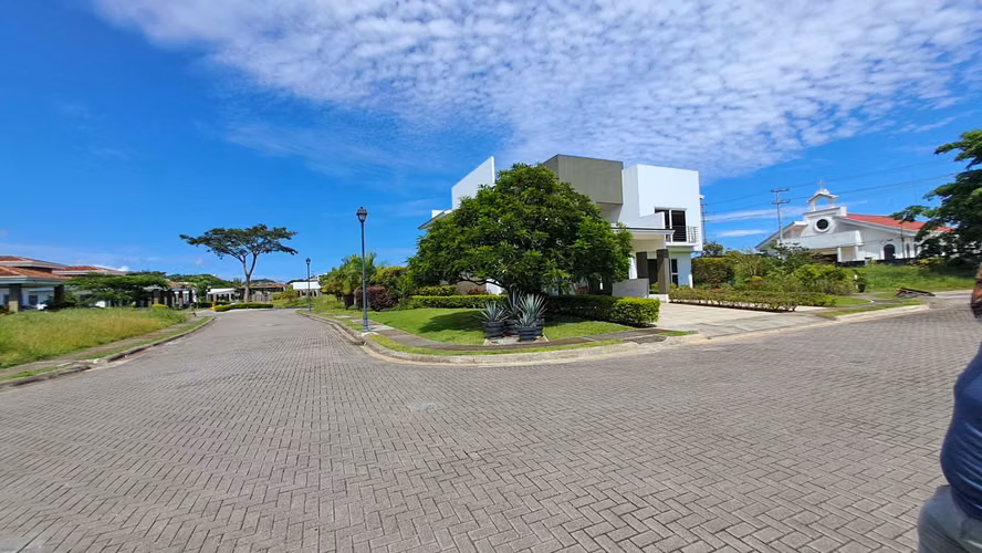 LOTES EN VENTA CONDOMINIO LINDORA DE SANTA ANA. DESDE 623 m2 - Imagen 7