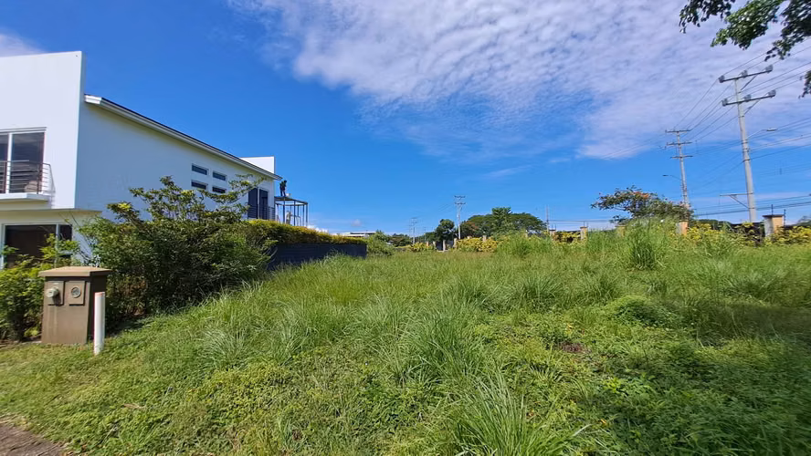 LOTES EN VENTA CONDOMINIO LINDORA DE SANTA ANA. DESDE 623 m2