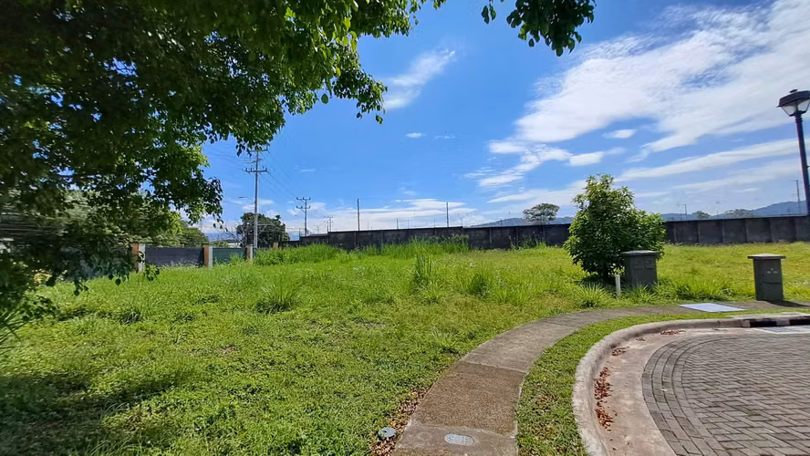 LOTES EN VENTA CONDOMINIO LINDORA DE SANTA ANA. DESDE 623 m2 - Imagen 16