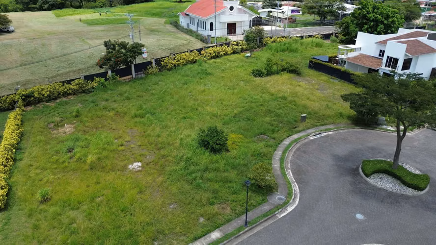 LOTES EN VENTA CONDOMINIO LINDORA DE SANTA ANA. DESDE 623 m2 - Imagen 12