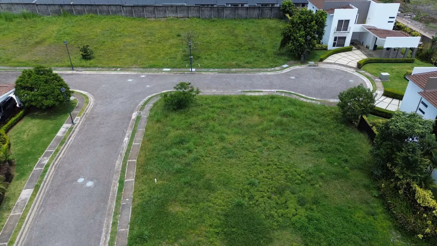 LOTES EN VENTA CONDOMINIO LINDORA DE SANTA ANA. DESDE 623 m2 - Imagen 15