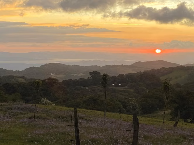 Espectacular finca de 5.4 ha en Monteverde -EU