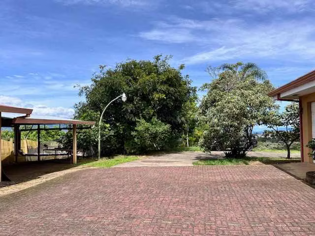 Vivienda en quinta cerca del centro de San Rafael 8820m2 terreno