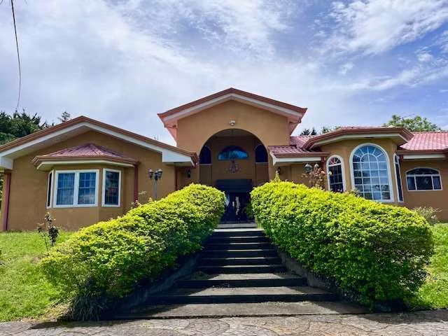 Vivienda en quinta cerca del centro de San Rafael 8820m2 terreno