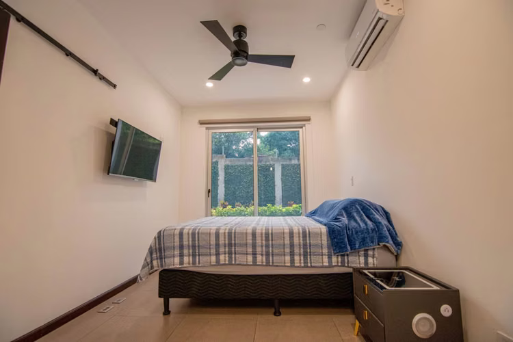 VENTA DE APARTAMENTO CON LINEA BLANCA,SANTA ANA,CONDOMINIO URBAN FLATS 9276758 - Imagen 9