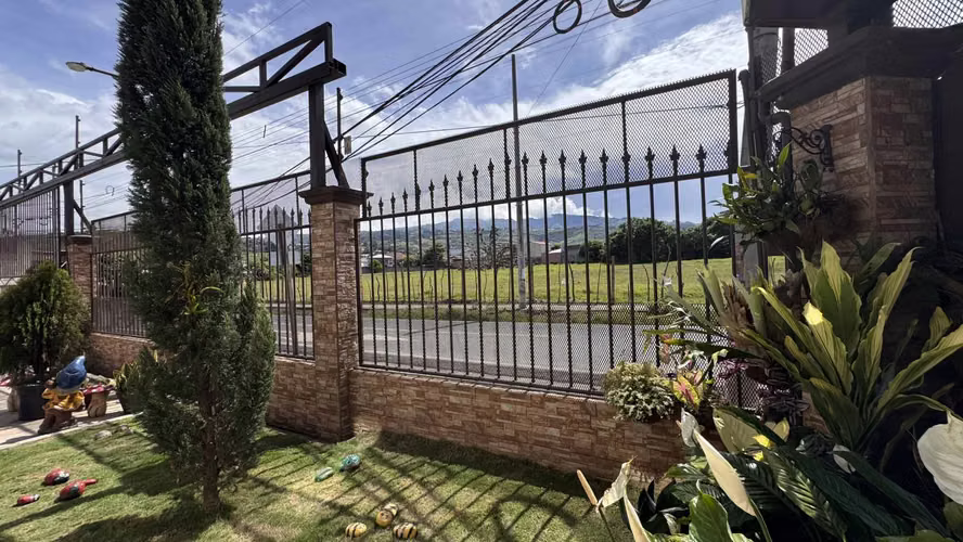 Venta Casa Cartago San Nicolás Taras La Lima 3 dormitorios 3 baños