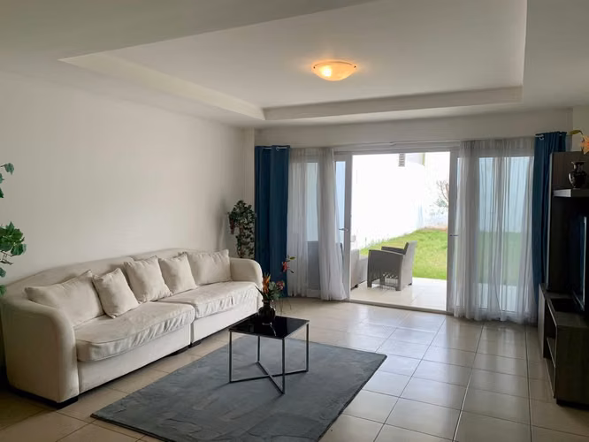 VENTA  CASA EN CONDOMINIO GUACHIPELÍN, ESCAZÚ*