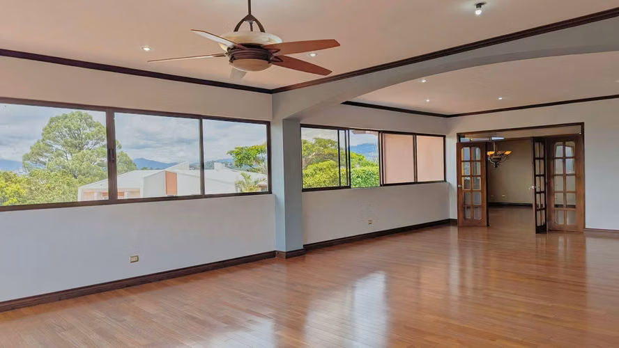ALQUILER DE AMPLIA CASA EN SAN RAFAEL DE ESCAZÚ - Imagen 12