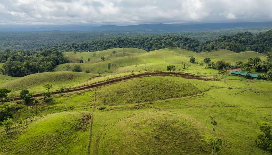 Finca ganadera de 117 hectáreas en Sarapiquí: inversión ideal con vistas a las montañas