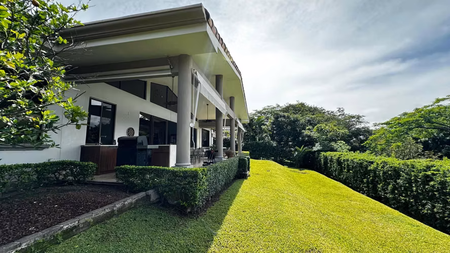 Renta Casa de Lujo en Hacienda Los Reyes – Un Solo Nivel - Imagen 16