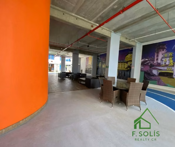 Venta de Apartamento con Menaje en Torres Paseo Colón