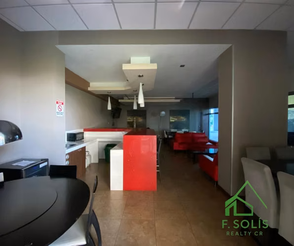 Venta de Apartamento con Menaje en Torres Paseo Colón