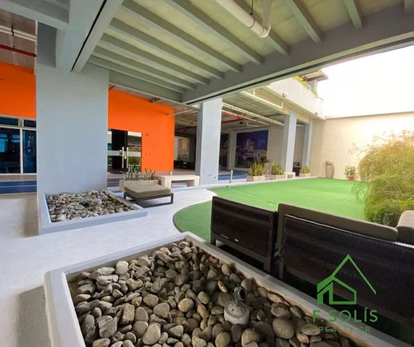 Venta de Apartamento con Menaje en Torres Paseo Colón